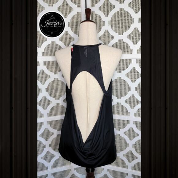 Under Armour NWT Women's Black Wishbone Tank Top Size L - Picture 5 of 11